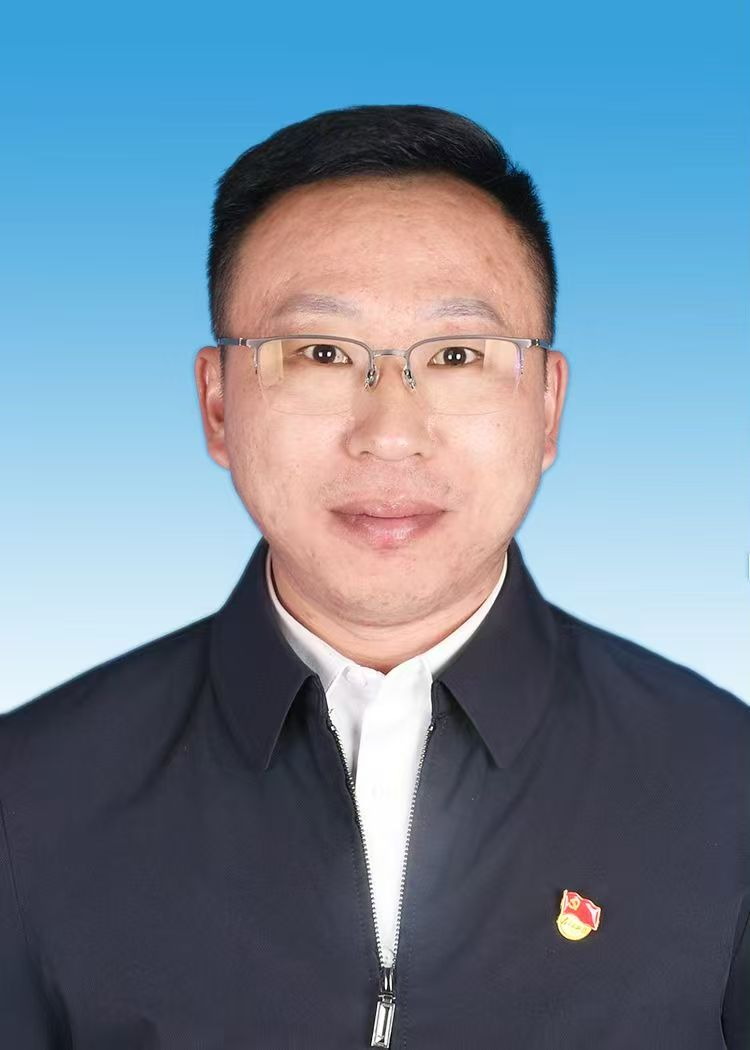 千弘科技创始人、法定代表人王太刚标准照——文山市千弘科技有限公司董事长，同时是活跃在助农直播间的带货主播